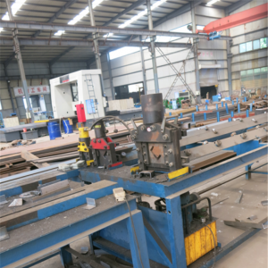 ���F������и�C