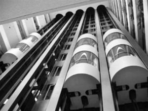 ������ʡ�ں����Ј�(ch��ng)�O(ji��n)�ܾ�ͨ��·�־��_(k��i)չ����طN�O(sh��)�䰲ȫ���(xi��ng)�z��